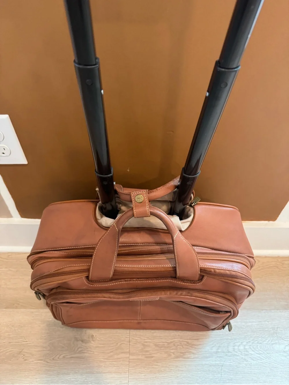 Hartmann Luggage Expandable Belting Leather Rolling Briefcase Carry On Dr. bag